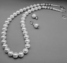 Load image into Gallery viewer, Pearls, Pearls, Pearls