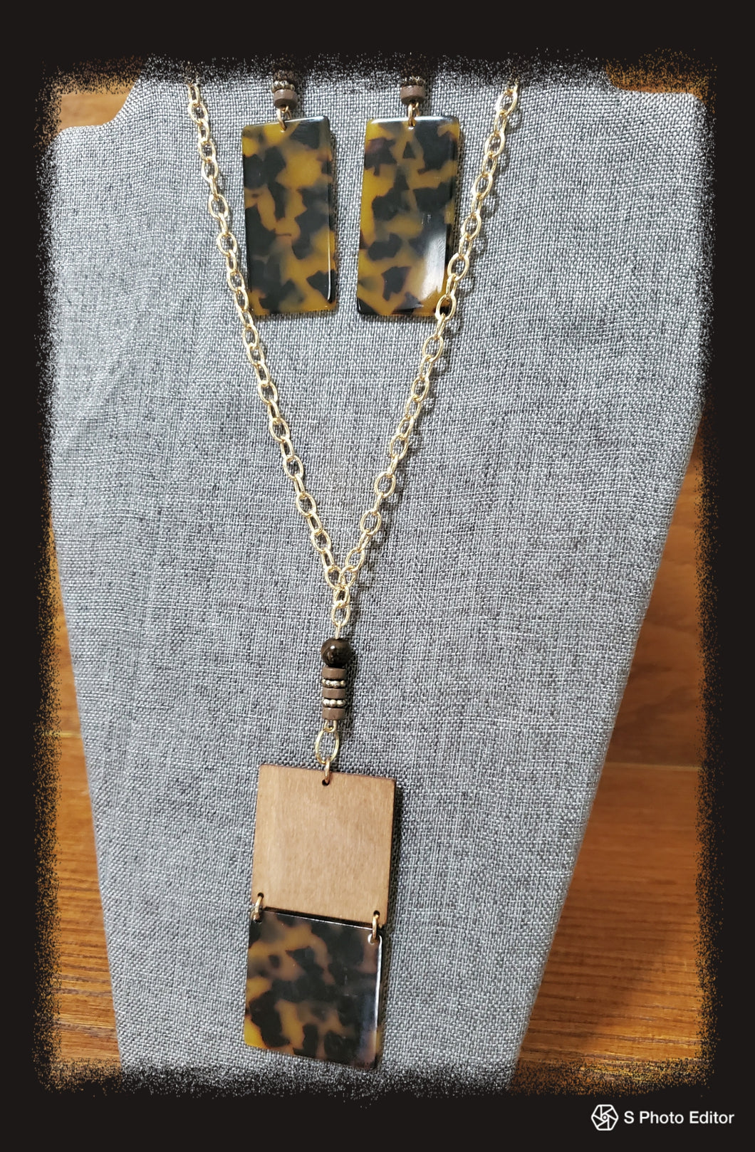 Leopard Print Pendant Necklace and Earring Set - Only One!